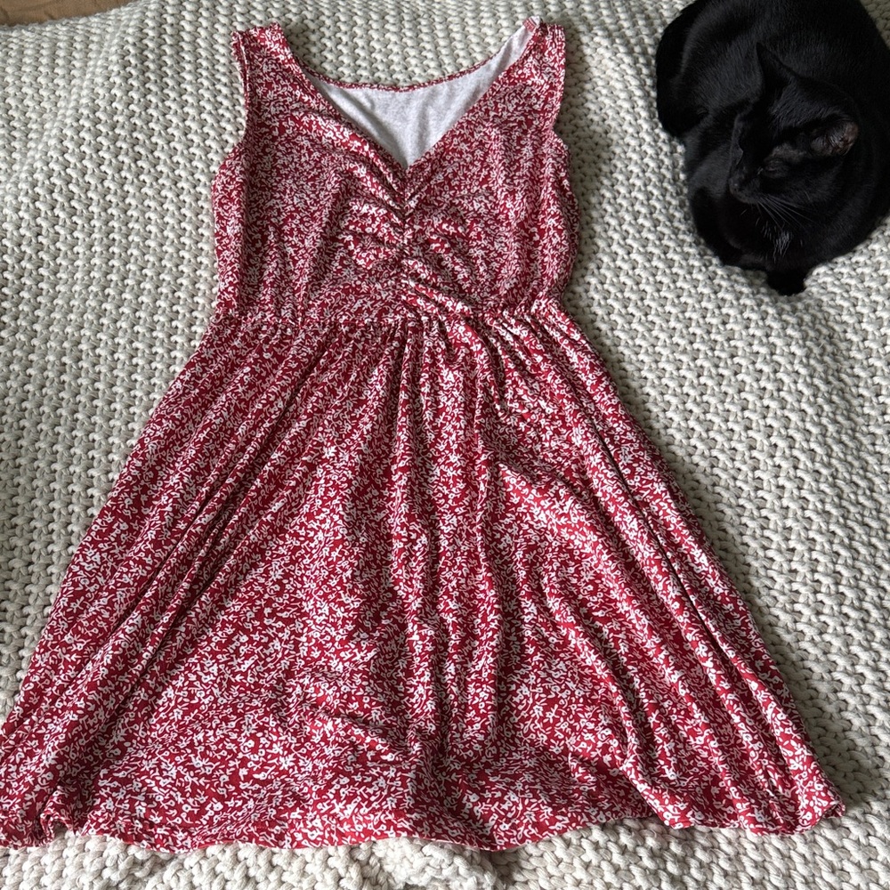 Chic Red Floral Midi Dress